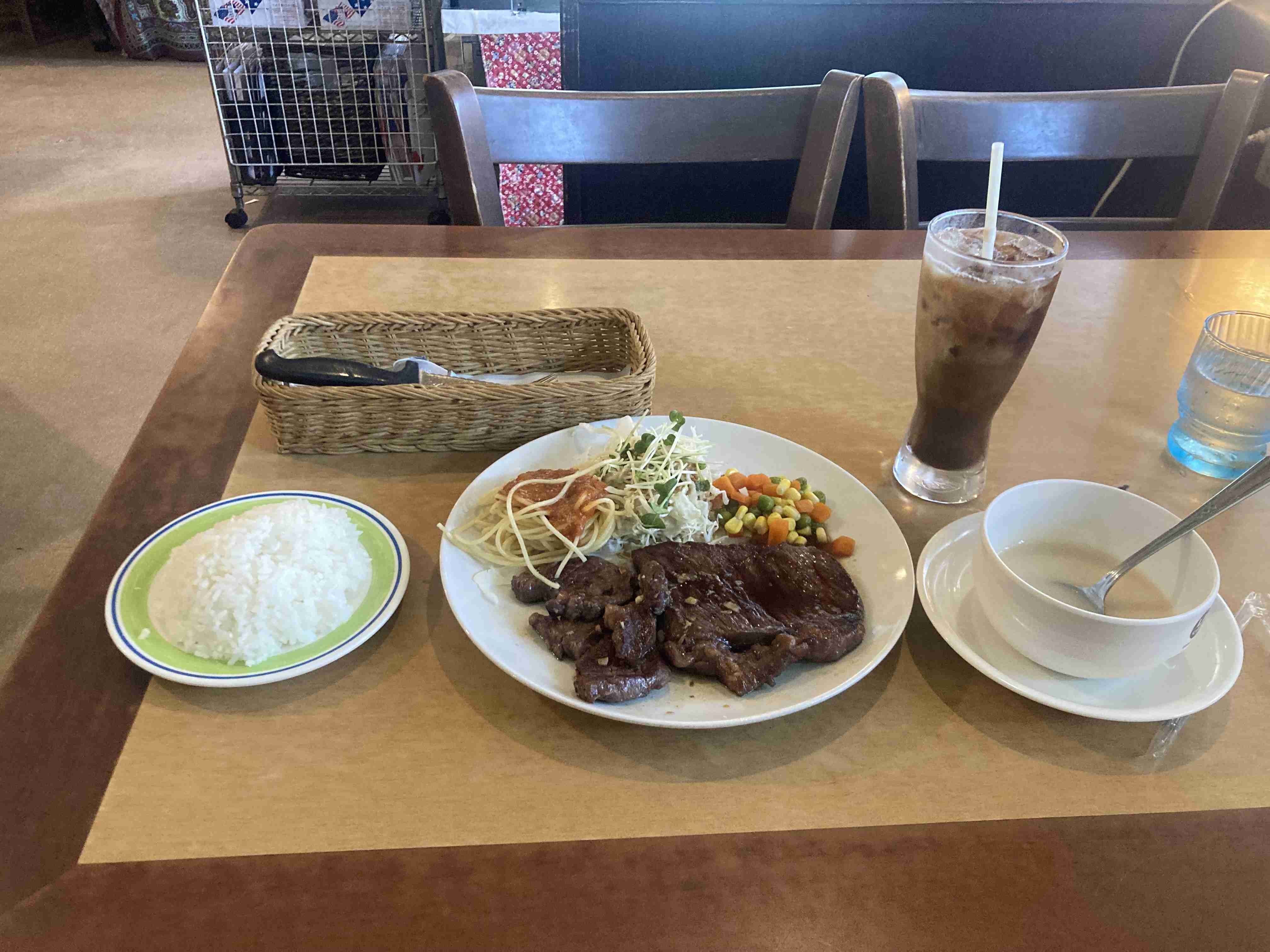 旅先で食べた美味しい料理の画像を貼るトピ