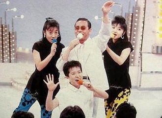 今は有名な俳優をこんな所で発見した！