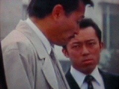 今は有名な俳優をこんな所で発見した！