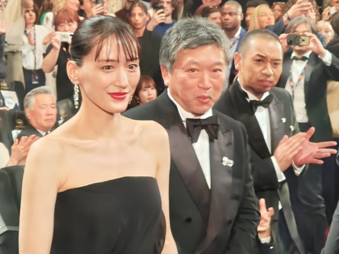 綾瀬はるか＆大悟　カンヌ国際映画祭で９分のスタンディングオベーション「すごくびっくりした」　是枝裕和監督最新作「箱の中の羊」