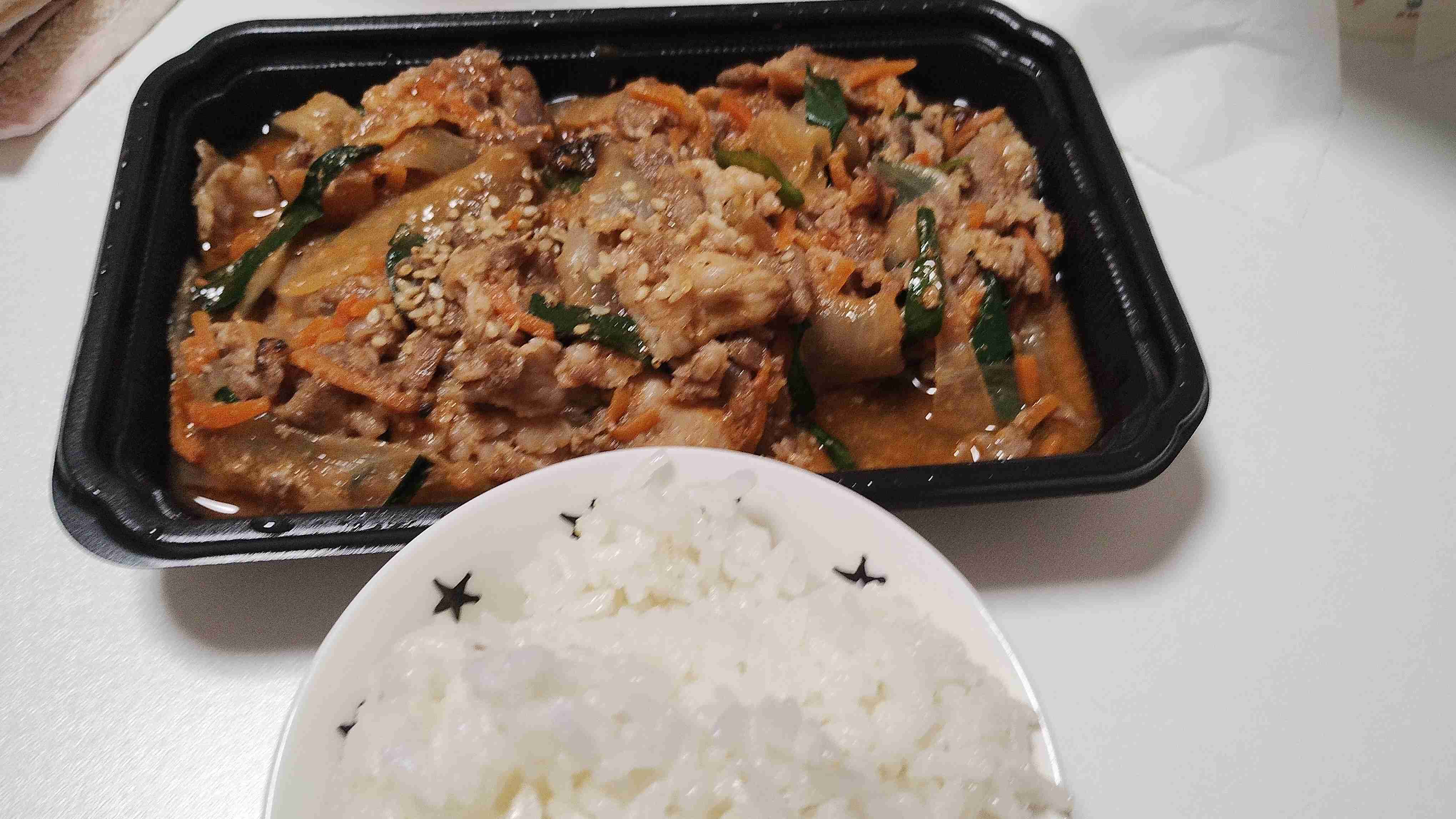 一人暮らしの夕食バカメニューを言い合いたい