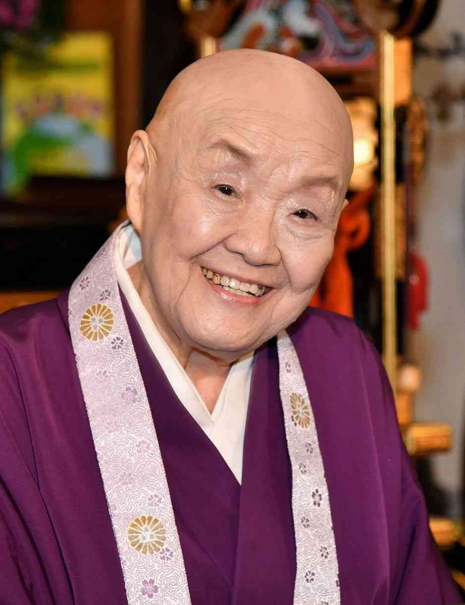 坊主憎けりゃ袈裟まで憎い？