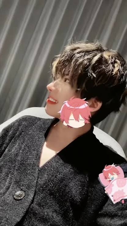 すとぷり・さとみが素顔の写真を公開し波紋