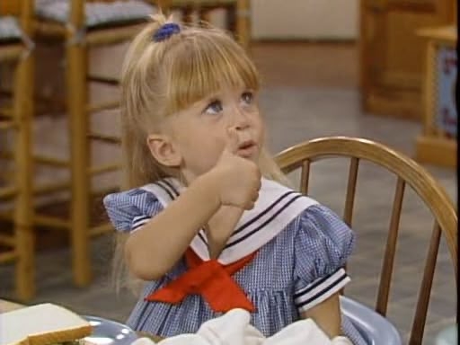 「フルハウス」の末っ子、オルセン姉妹が双子揃ってNYで久々の外出。「メットガラ」は欠席