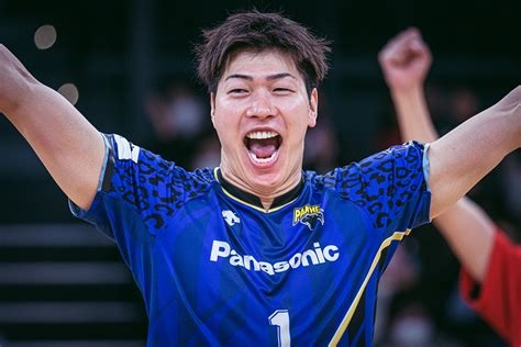 中島美嘉　ワイルドな夫を“顔出し”！台北で食事へ…再婚から４年「沢山の愛に支えられて」