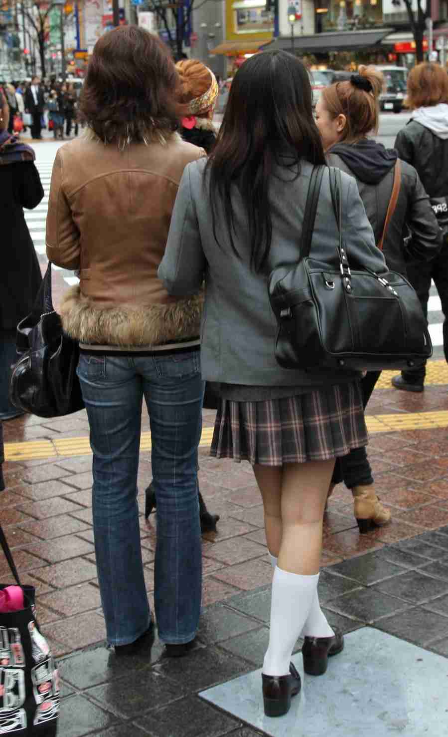 友達親子って……