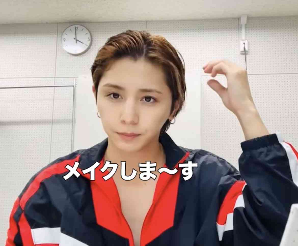 山田涼介、33歳の誕生日ケーキショットが衝撃 あまりの若さに「現役大学生いける」「何しても可愛い」