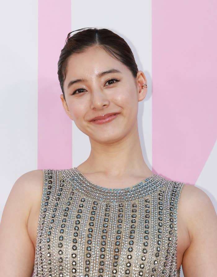 首が長い芸能人