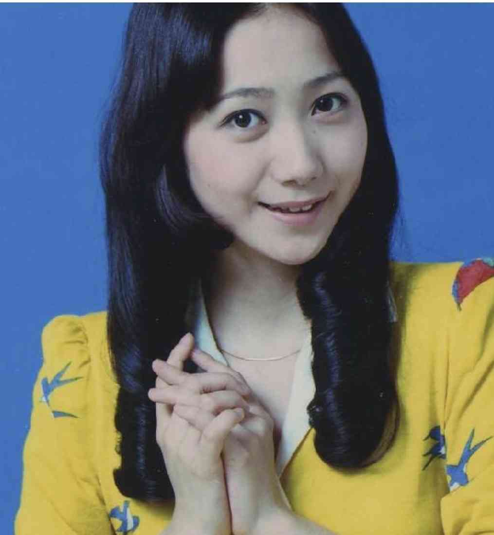 安室奈美恵、佐々木希といった2000年代を代表する美女にはハッキリとないが、今みたいに涙袋があった方が可愛いという価値観はいつ頃から定着したのか