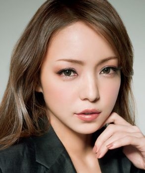 安室奈美恵、佐々木希といった2000年代を代表する美女にはハッキリとないが、今みたいに涙袋があった方が可愛いという価値観はいつ頃から定着したのか