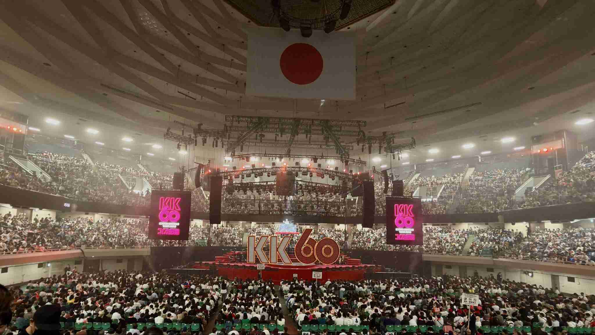 ライブ会場での憲法9条が話題。ファンが見たいのは「小泉今日子」か「キョンキョン」か。アイドルの難しさ
