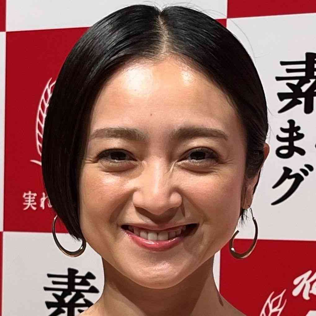 「本当に44歳？」安達祐実、驚きの最新姿「ほうれい線どこにいった？」「最近の子役かと…」「老いがなさ過ぎる」