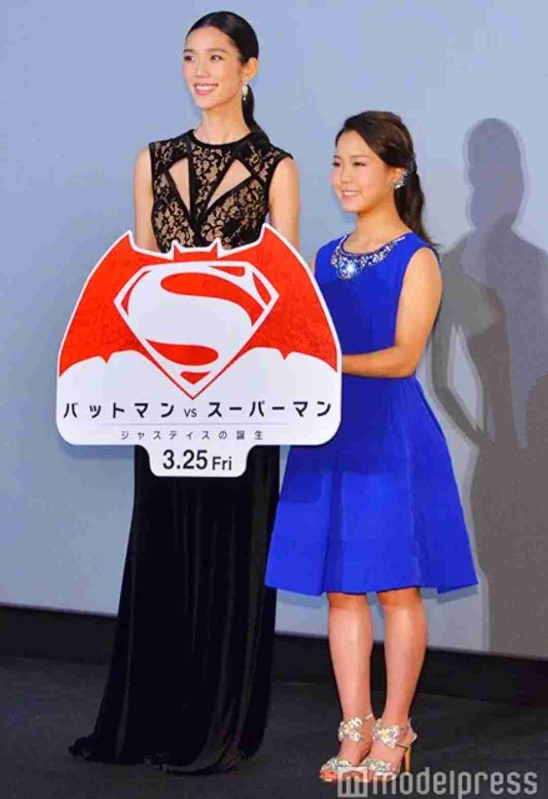腰の高さが凄すぎ！　カンヌ受賞の岡本多緒　177cm舞台挨拶が圧倒的　モデル名は超有名「あの人か！」「見たことあると思った」「背が高い！」