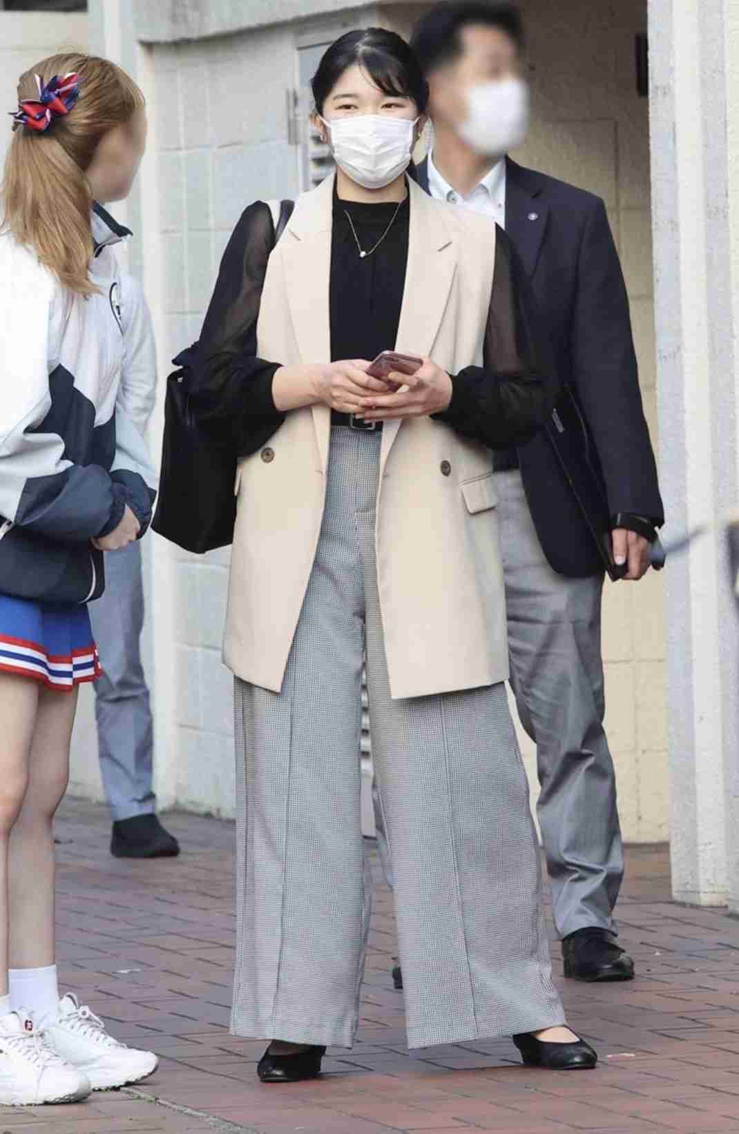 「もう好感度は捨てて着たい服を着てます」元日テレ・岩田絵里奈アナ、ゲスト出演番組衣装が「スッケスケ」…「人生最高レストラン」
