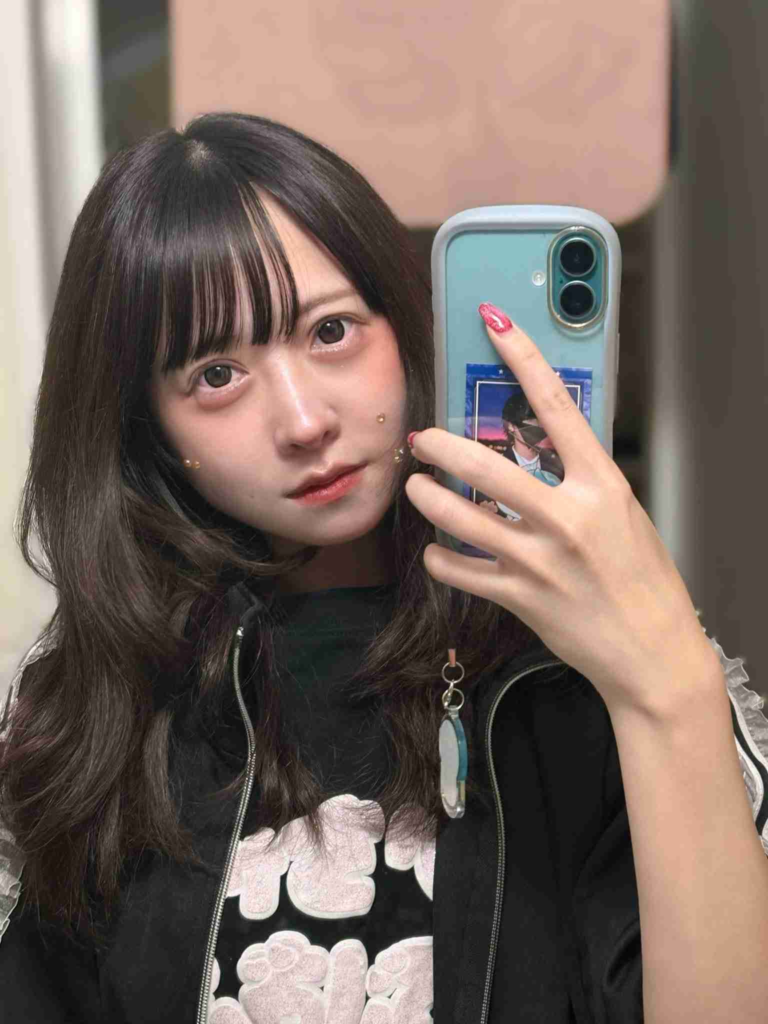 言わないけど、密かに変だなと思ってるってこと