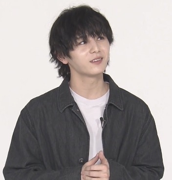 山田涼介、花まみれのビジュアル公開 “このミス大賞”受賞作「一次元の挿し木」ドラマ化に主演