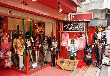 今では見かけなくなった街中のパフォーマンス
