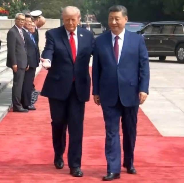 トランプ、“排泄物まみれの池”にオバマやバイデンを浮かべるAI画像を投稿。「下水が大好き」と揶揄