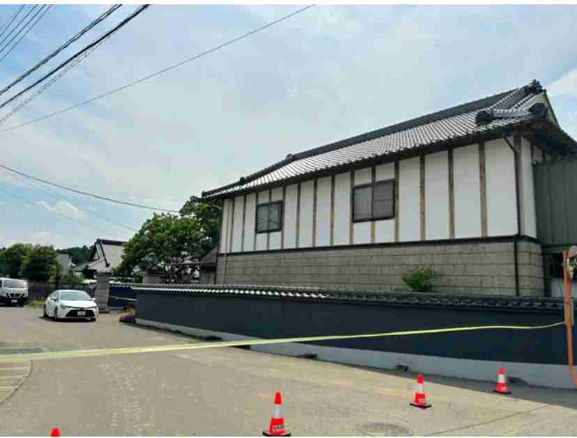 「家族がバールで殴られた」栃木県上三川町で強盗　60代女性が死亡　息子2人も次々殴られけが