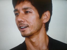 《スーパーで両手に買い物袋の幸せ姿も》西島秀俊、かつては“厳しすぎる”結婚条件を課すも…“プロ彼女”と評された妻と迎える結婚12年目の「2児の父」ぶり