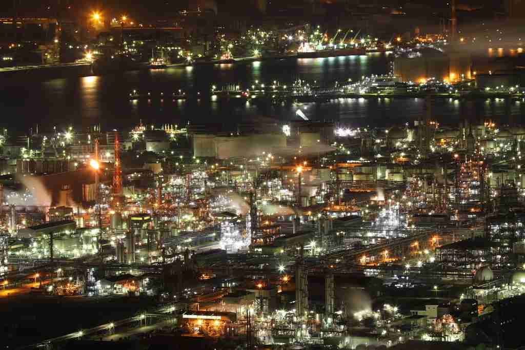 工場夜景が好きな人〜