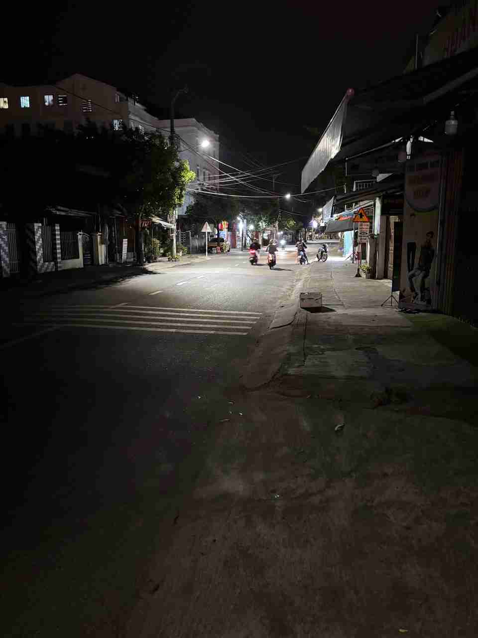 世田谷一家殺害の現場に侵入容疑、ベトナム人2人逮捕　金品狙ったか