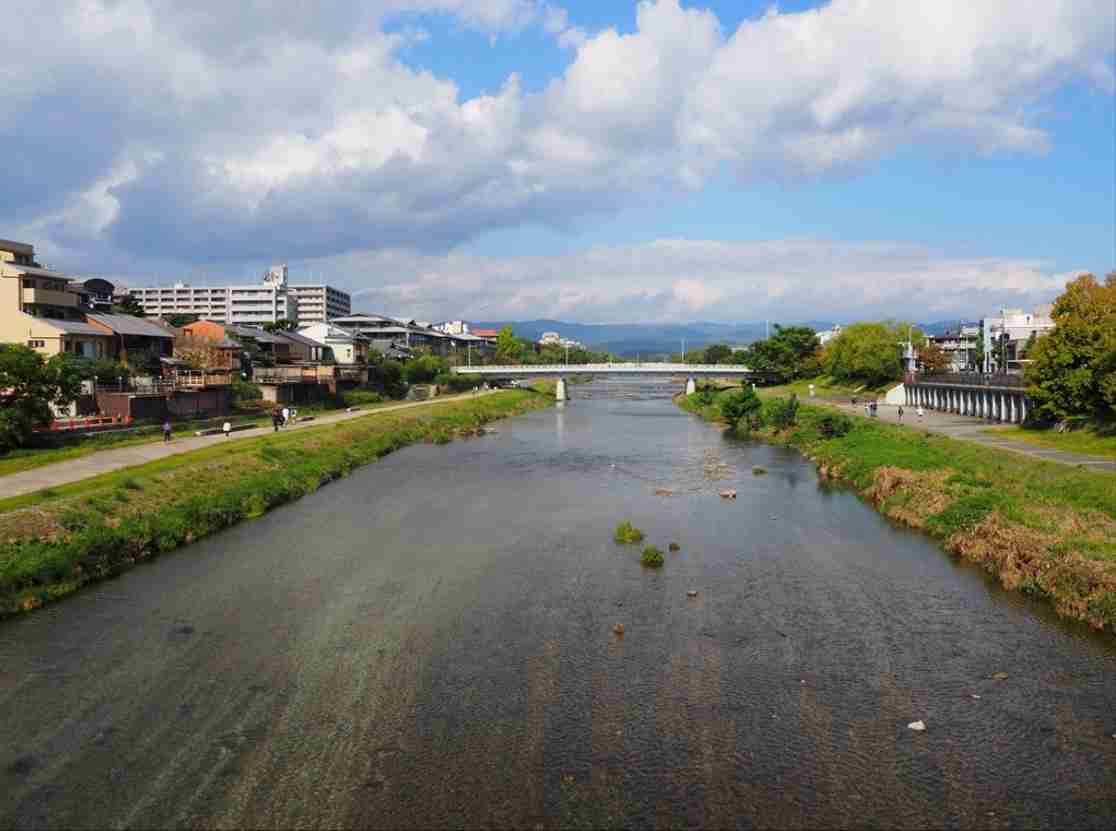 京都・鴨川の三条大橋で「人が川に浮かんでいる」若い女性が死亡 身元確認など急ぐ 付近で男性も救急搬送