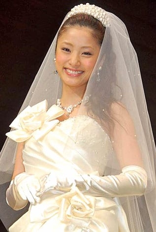 芸能人のウエディングドレスや和装姿が見たい