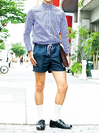 「地方のイオンモールにいそうな服装が嫌い」投稿が炎上…なぜ他人の格好を“採点”したくなるのか