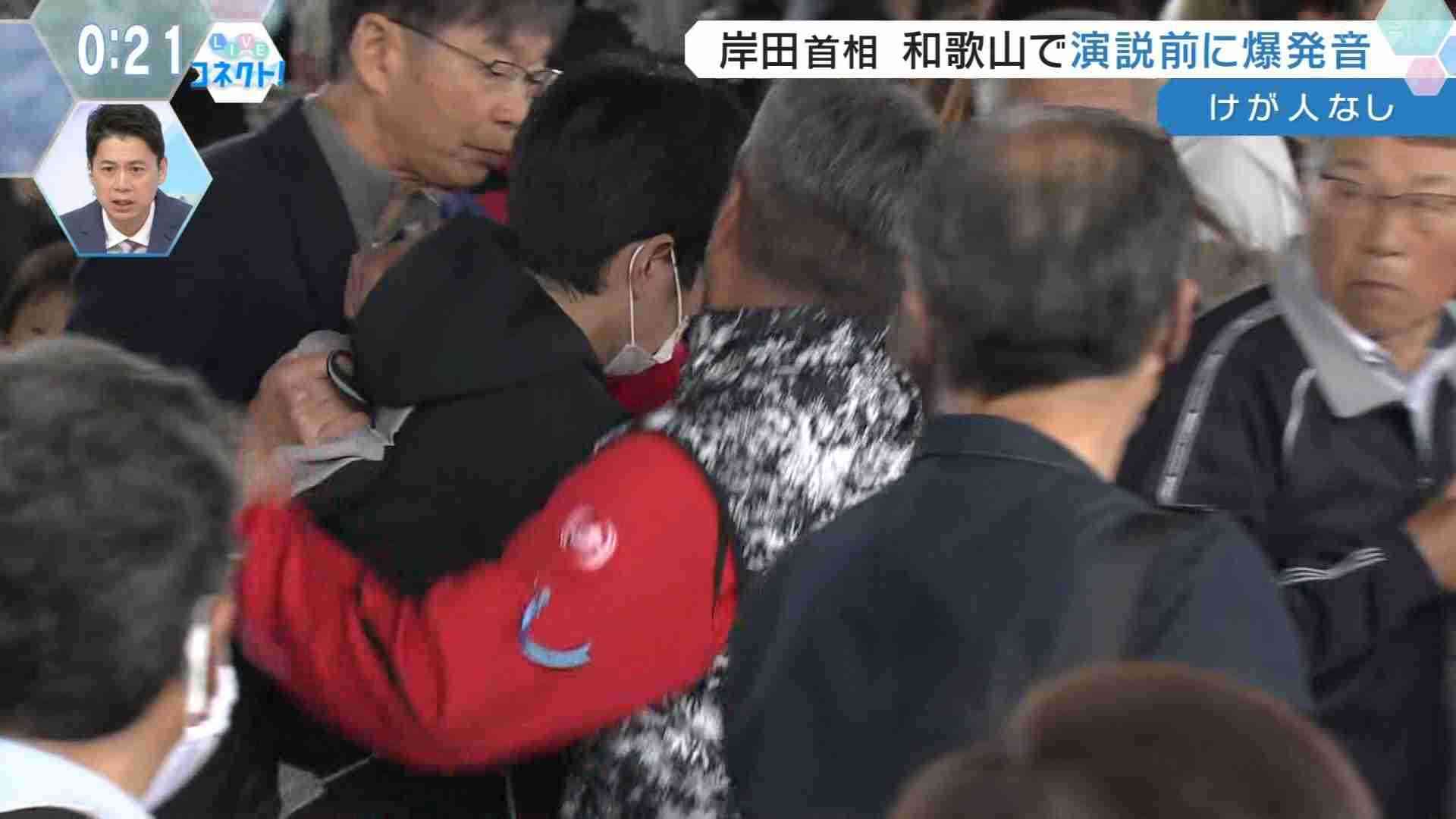 タンクローリー転落 81歳男性が海に飛び込み運転手救出 和歌山
