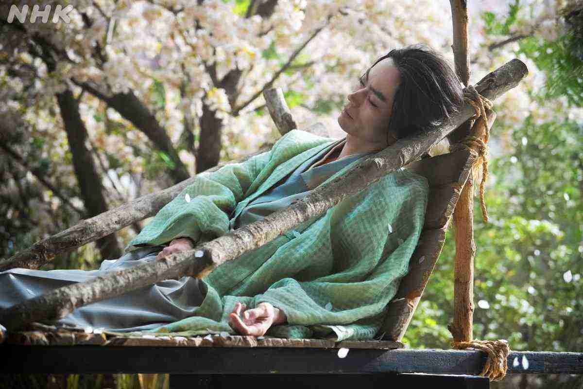 「高い鼻」 はもう古い…？　「《忘れ鼻》になりたい」切望する女性たち　令和 “新・美の基準”、そのワケを解説