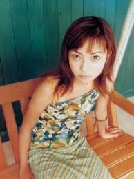 最近のトップス丈が短くないですか?