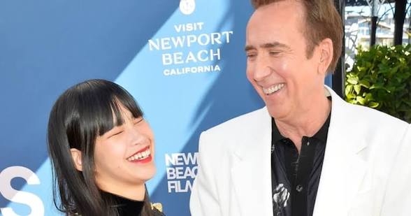 家は世界中に5軒…ニコラス・ケイジと結婚した31歳・俳優、家庭での“家事分担”は「もうゼロ」 規格外の生活環境に共演者から質問相次ぐ