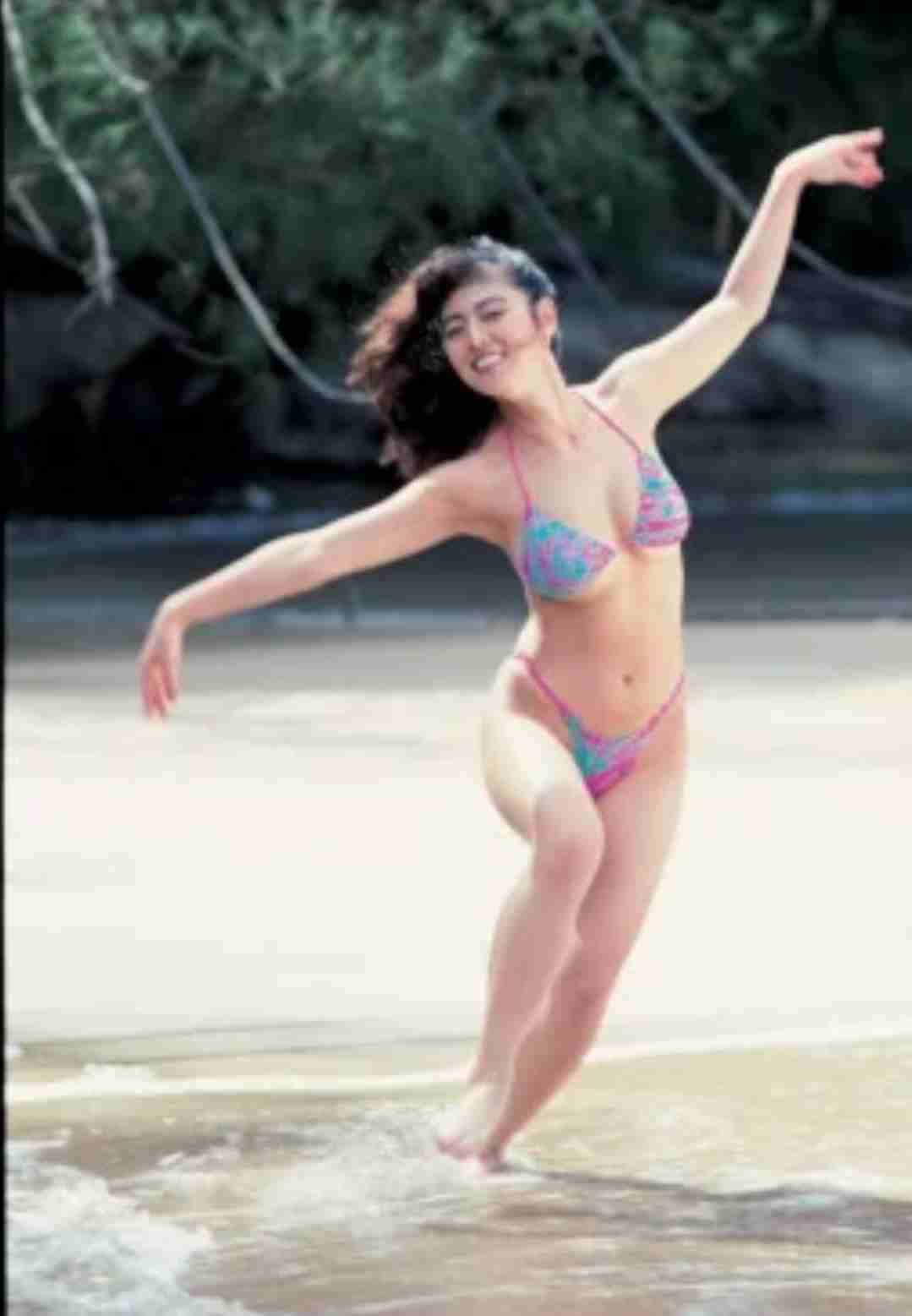 “貝殻ビキニ”の“美のカリスマ”復活! 武田久美子23年ぶり写真集先行カット公開