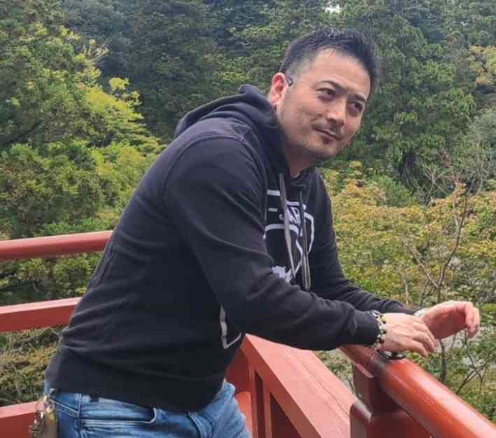 「若く見られたい」40代男性がやりがちな「ズレている若作り」とは。余計に“老け見え”してしまうことも