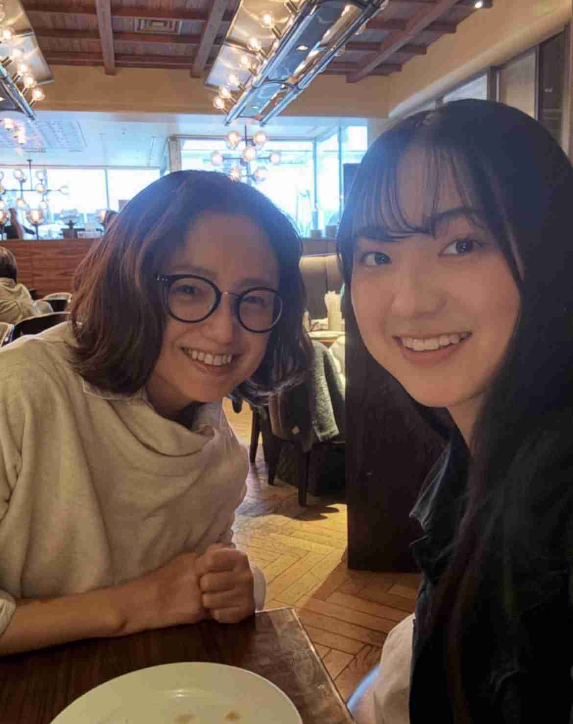 『ウゴウゴ・ルーガ』で活躍した小出由華が語る、壮絶ないじめの記憶。校外で見せた「いじめっ子の二面性」に感じた、人間の本質