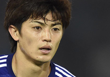 W杯の客席で抱擁！DF谷口彰悟＆泉里香が「ぎゅーしてて倒れそう」2ショット「素敵やばい」「顔そっくり」「目の保養すぎる」