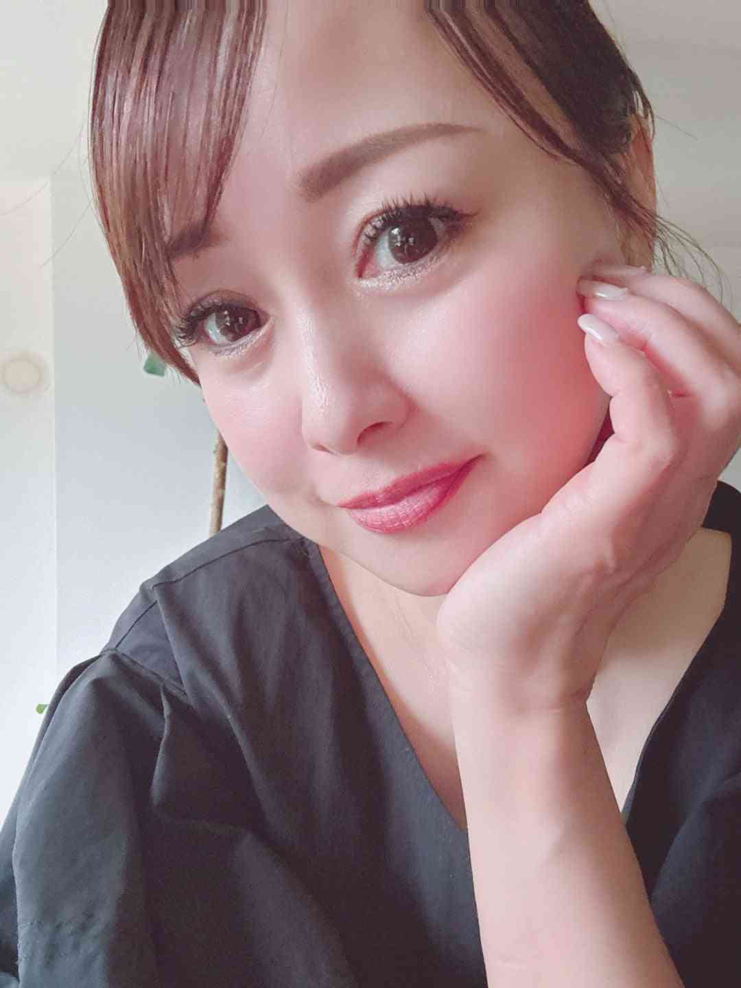 若い子に嫉妬してチヤホヤされたがる40代、心理の違いって何?