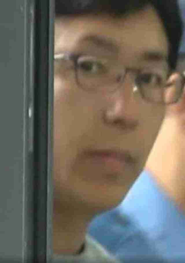 電車内で下半身を露出し…女子高校生に体液かけたか　会社員の男（41）を逮捕「周りに気づかれないか試そうと思った」