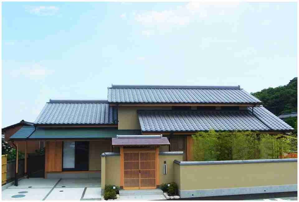 生活に余裕がある人が住む大きな家の例