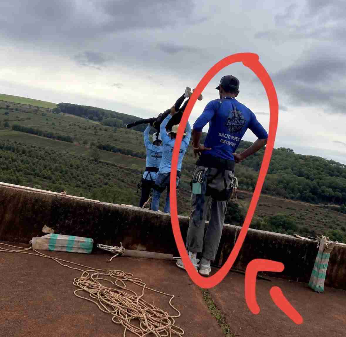 「安全ロープを装着していなかったのに」40メートル下へ投げ落とした… ブラジルでバンジージャンプ惨事
