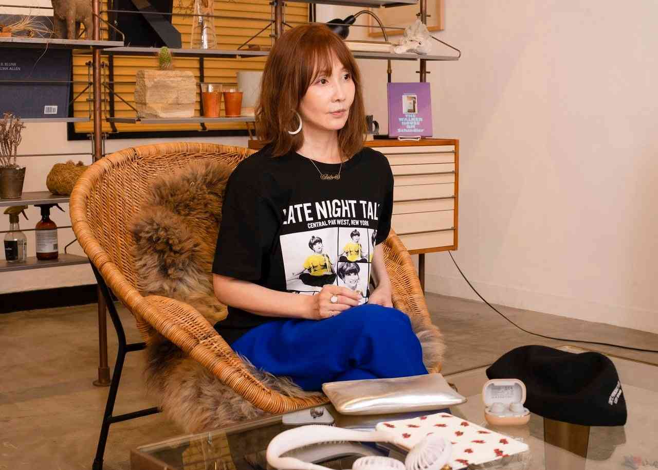 ロックTシャツ×ハイブランド小物の着こなし例