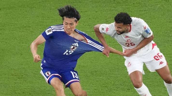 W杯のユニ破れすぎ問題が物議「酷い質」 プーマ製で頻発、ビリビリに…同社が声明「軽さ優先は…」