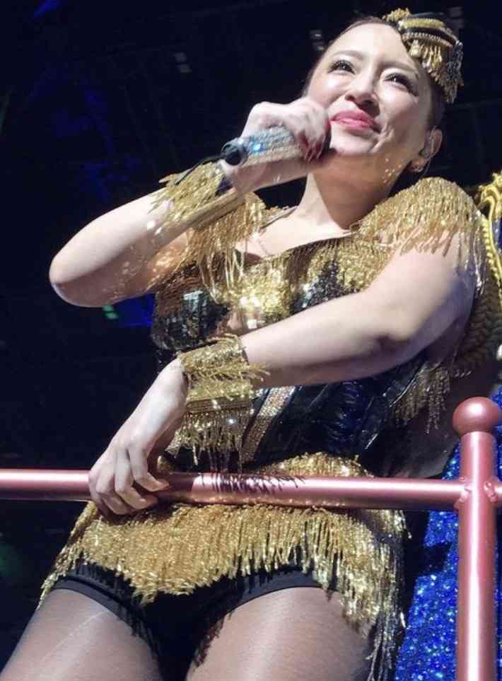 「47歳だよね!?」浜崎あゆみ、最新姿に“別人化”と騒然「どういうバグ？」「顔も体もめちゃくちゃ綺麗」