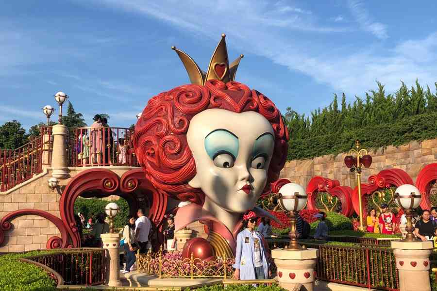 公式の半額で横行する「ディズニー闇VIPツアー」。中国SNSで堂々販売も、オリエンタルランドは“意外な回答”