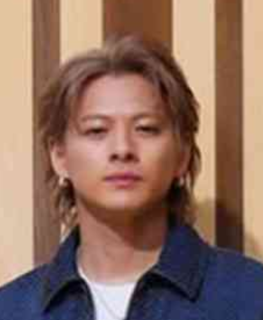 平野紫耀、パリで魅せた総額1000万円超えルックにファン悶絶…厚い胸板と肉体美が際立つ“世界基準のスタイル”