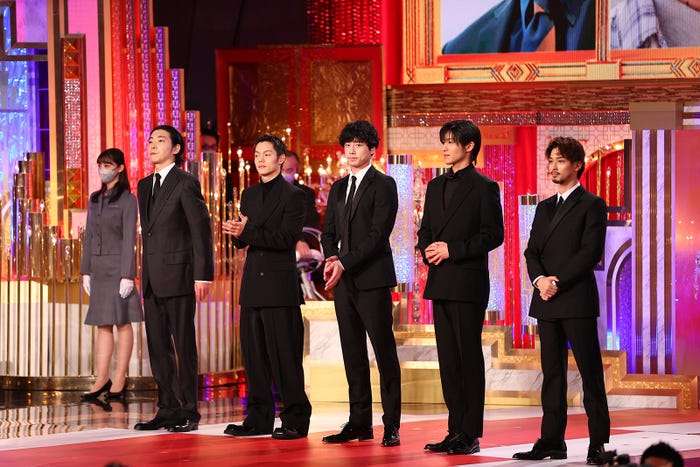 Snow Man目黒蓮、サンカットグラスでスタイリッシュな姿披露 「Zoff」新テレビCM決定