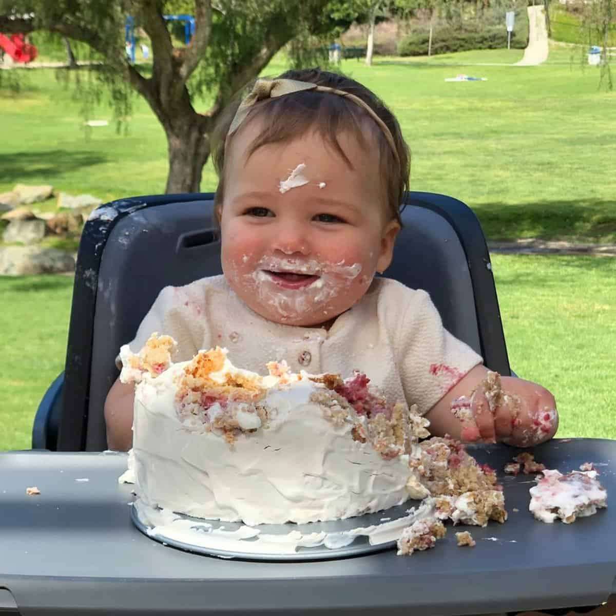 《ドリフやん!と爆笑》福岡「1才児顔面ケーキ動画」騒動で注目された“スマッシュケーキ”とは「SNS映え」が産んだ新たな悲劇か
