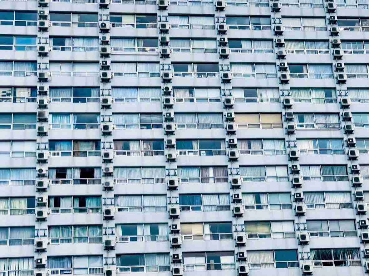「人が死んでいっている」…エアコンをタブー視してきた欧州で規制緩和の動き