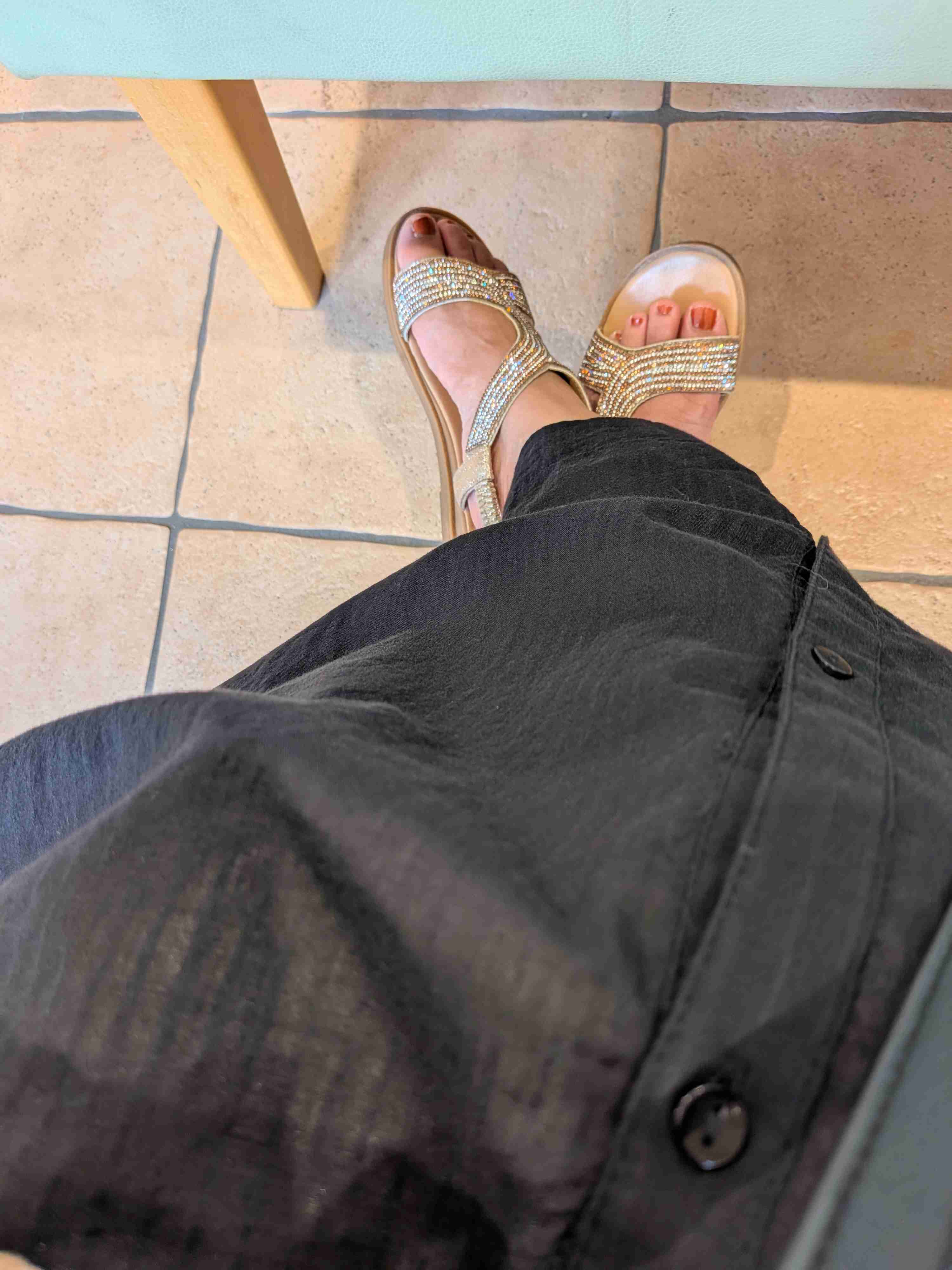 セールで服を買いまくってしまう